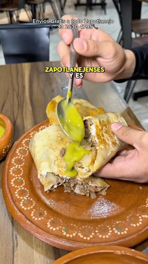 Burrito con salsa verde